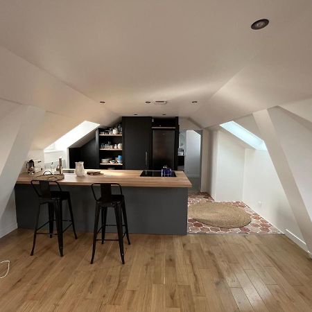 Appartement Sur Les Toits De Fontainebleau - Hypercentre Extérieur photo