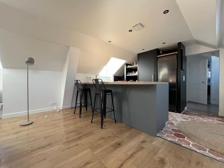 Appartement Sur Les Toits De Fontainebleau - Hypercentre Extérieur photo