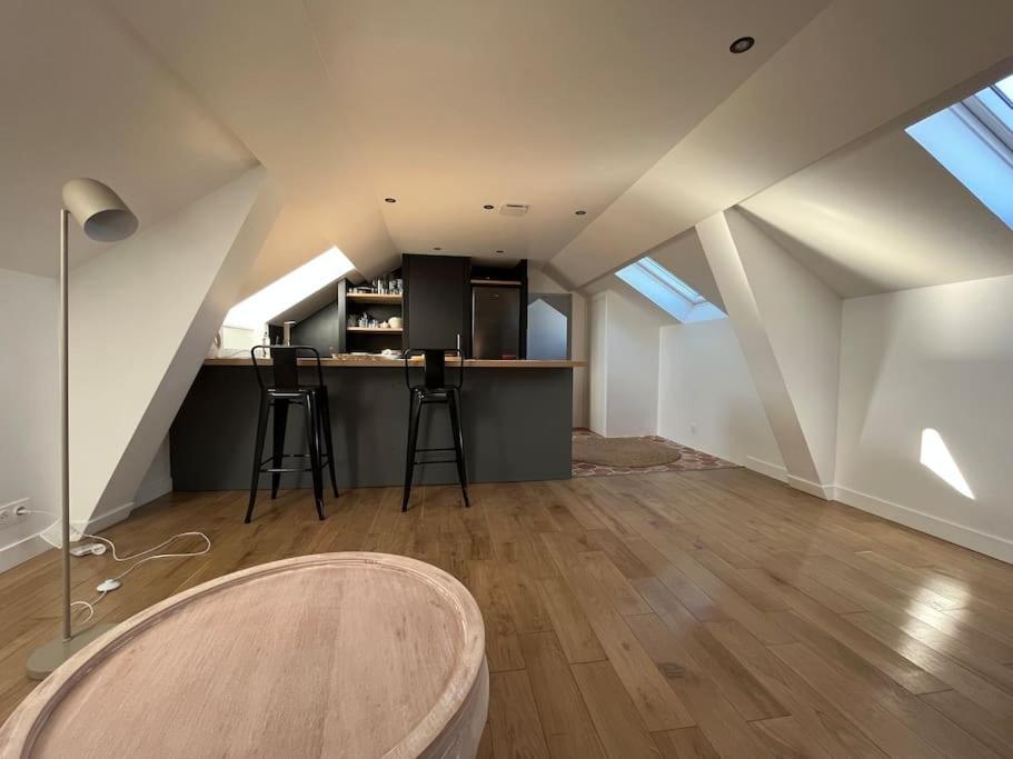 Appartement Sur Les Toits De Fontainebleau - Hypercentre Extérieur photo