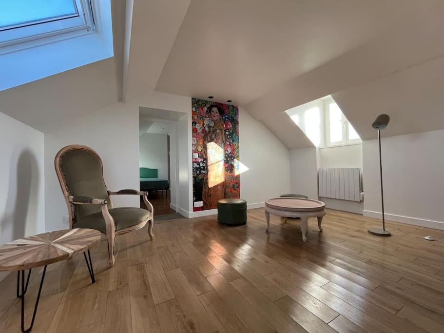 Appartement Sur Les Toits De Fontainebleau - Hypercentre Extérieur photo