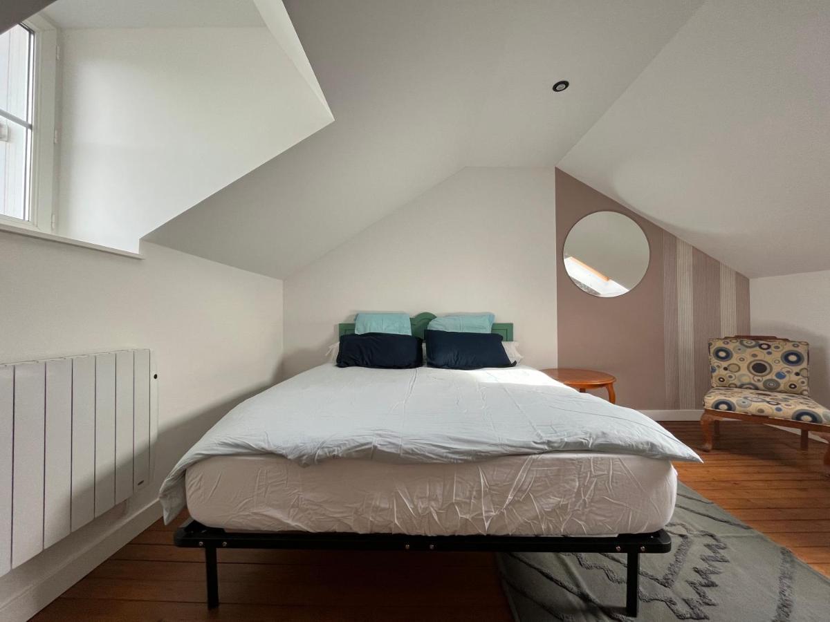 Appartement Sur Les Toits De Fontainebleau - Hypercentre Extérieur photo