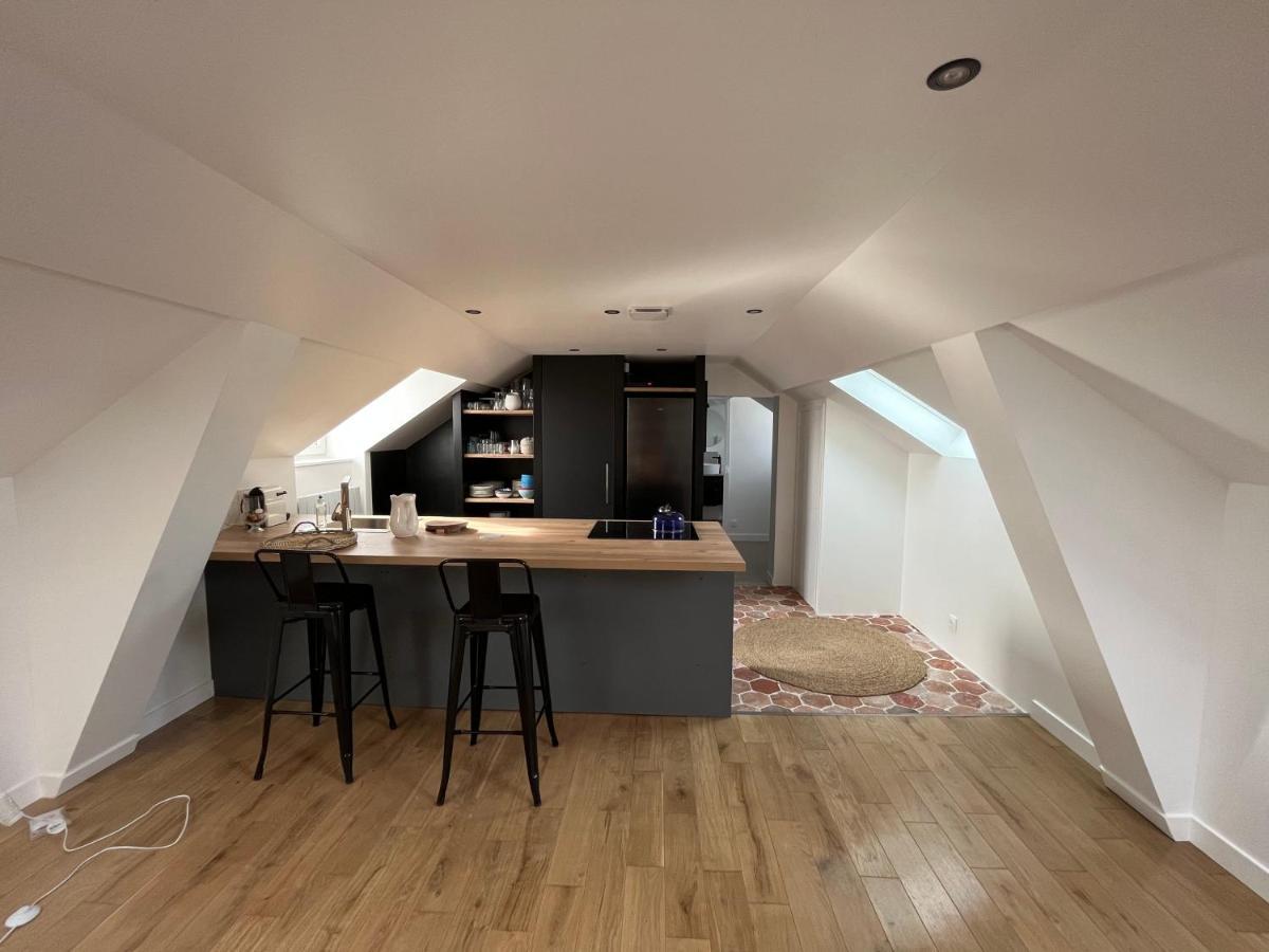Appartement Sur Les Toits De Fontainebleau - Hypercentre Extérieur photo